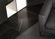 Super czarny kolor Dekoracyjne płytki ścienne Sypialnia Proste nowoczesne płytki dywanowe Rozmiar 600x600mm