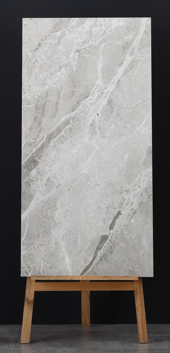 Odporność na ścieranie Wygląd marmuru Ceramiczna płytka podłogowa Braccia Dark Grey 600 * 1200 Mm
