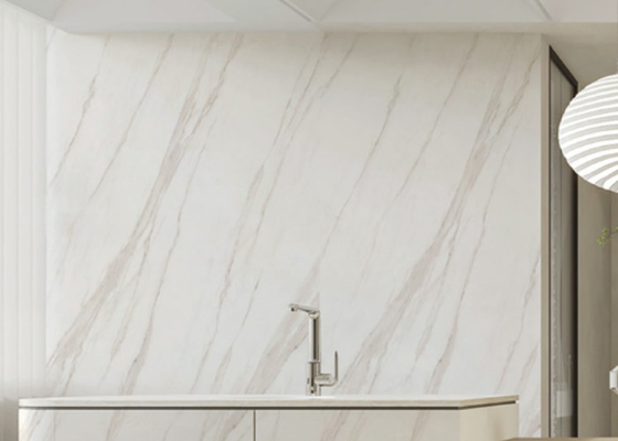 Niski poziom wchłaniania wody Białe płytki porcelanowe wypolerowane wykończenie