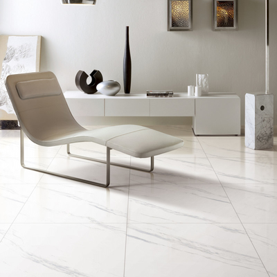 Łatwe w utrzymaniu płytki porcelanowe do budowy biura