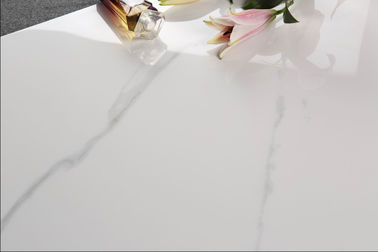 Elegancka biała marmurowa płytka porcelanowa 60 * 120 cm / płytki podłogowe w łazience