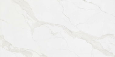 Chińska hurtownia szkliwionych płytek ceramicznych podłogowych z porcelany 900*1800 mm w kolorze białym wewnątrz płytki porcelanowe w magazynie