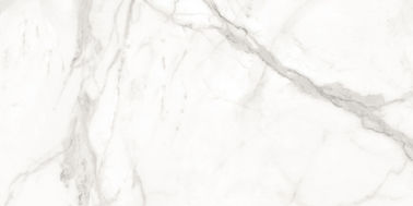 Wewnętrzne płytki porcelanowe 900x1800 polerowane marmurowe duże białe płytki łazienkowe w kolorze