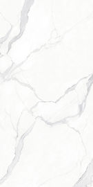 Marmurowa płytka, gwarancja jakości Tanie białe nowoczesne płytki porcelanowe Carrara do podłóg ściennych